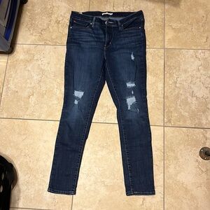 Levi’s ripped skinny jeans (31)